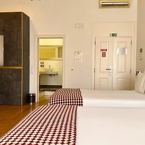 Guest house Casa Do Bairro By Shiadu